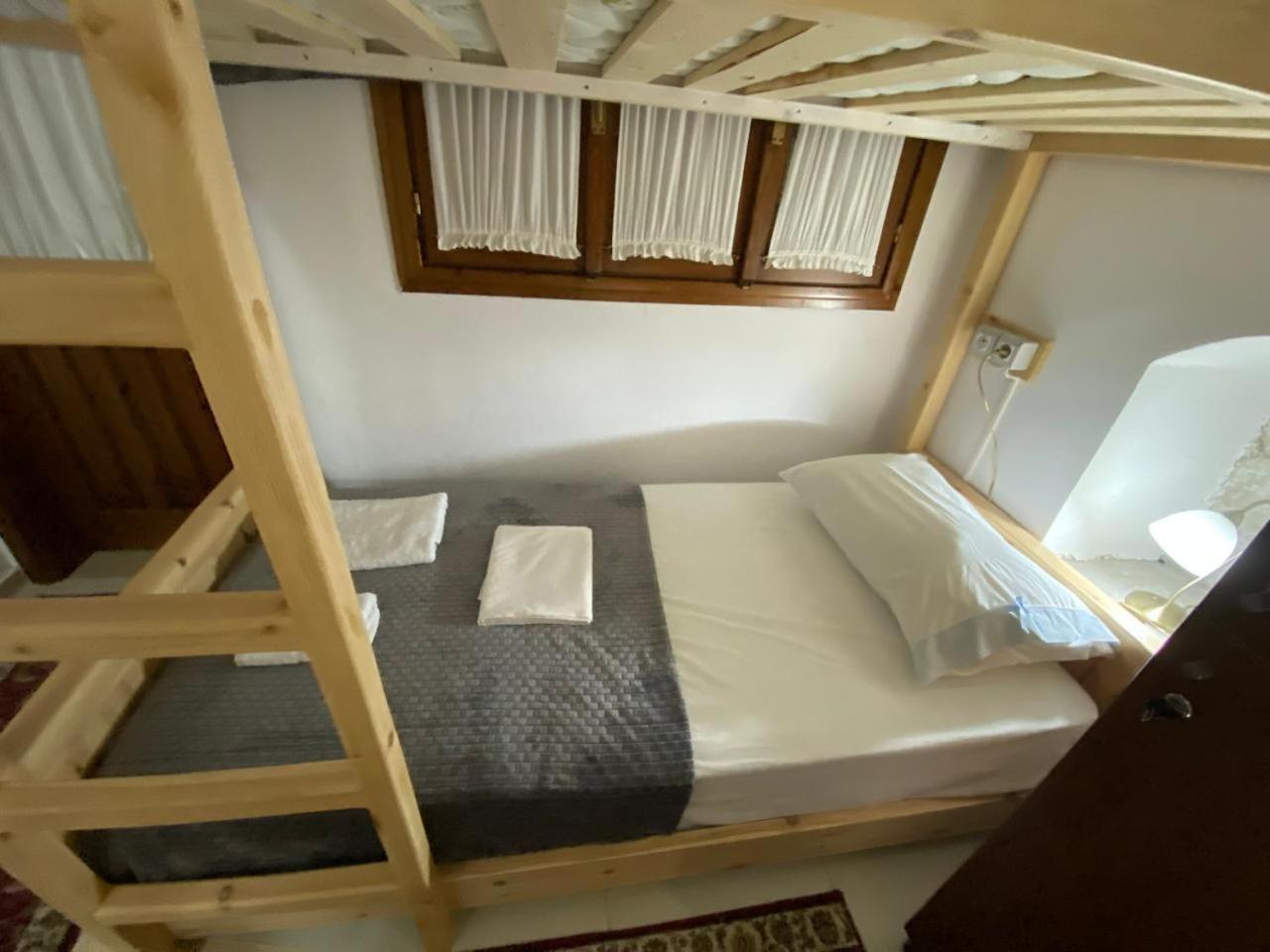 Cico Hostel &Private Room Gjirokastër Exteriör bild