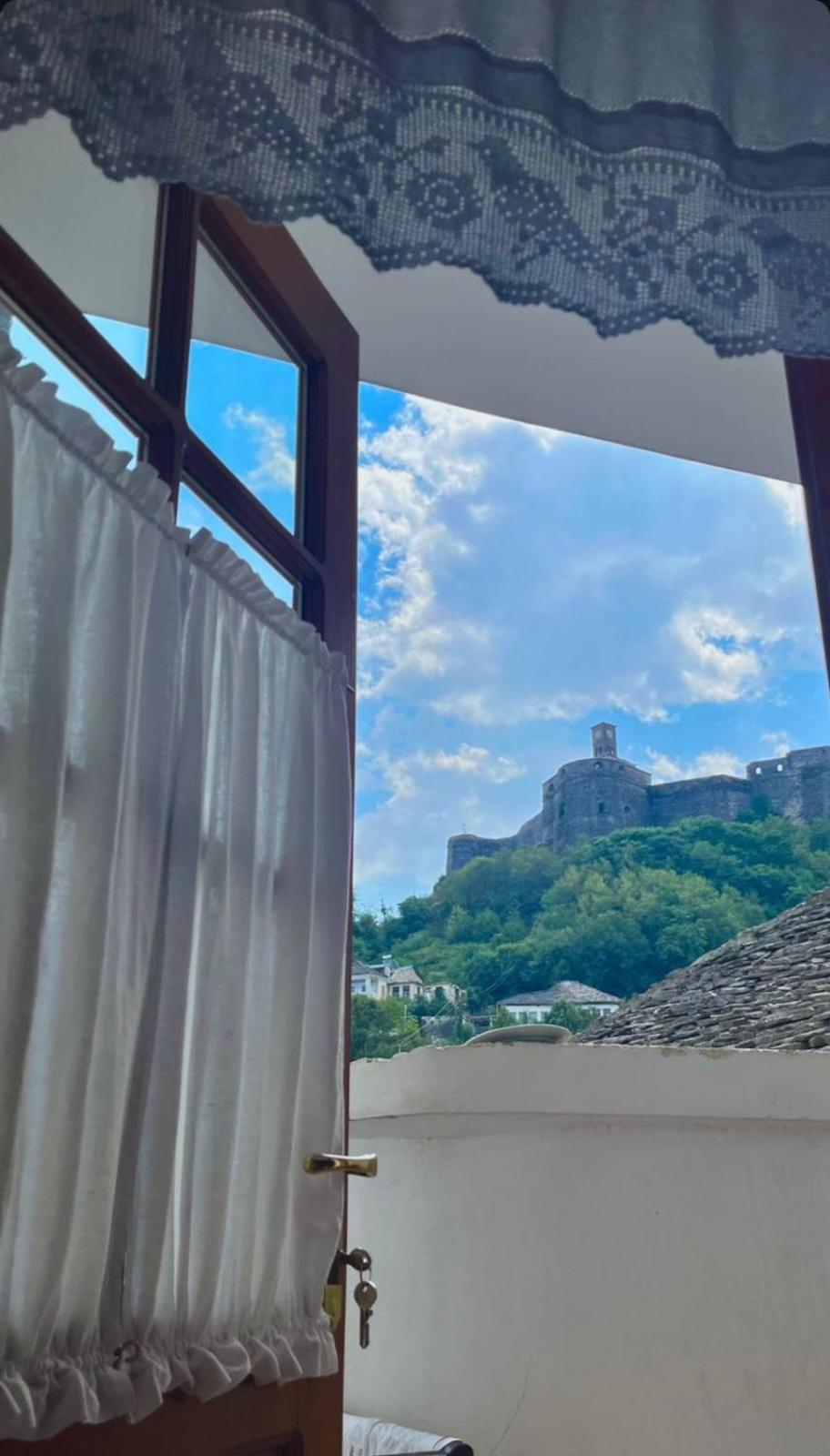 Cico Hostel &Private Room Gjirokastër Exteriör bild